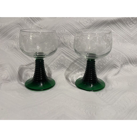 Wine Glasses Etched Grapes Green Beehive Stem TWO 💕 4 1/2” Tall Vtg? France - Picture 1 of 7